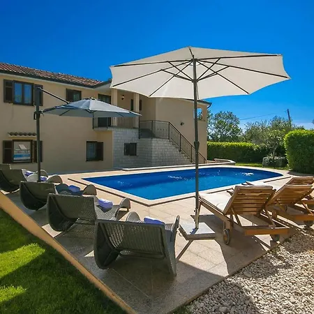 Ferienhaus Saladinka 1 *