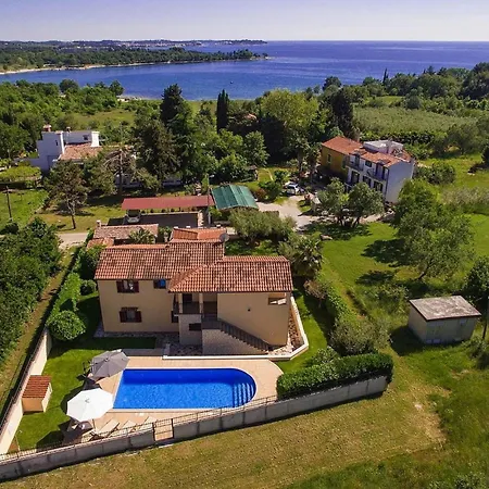 Saladinka 1 Holiday home